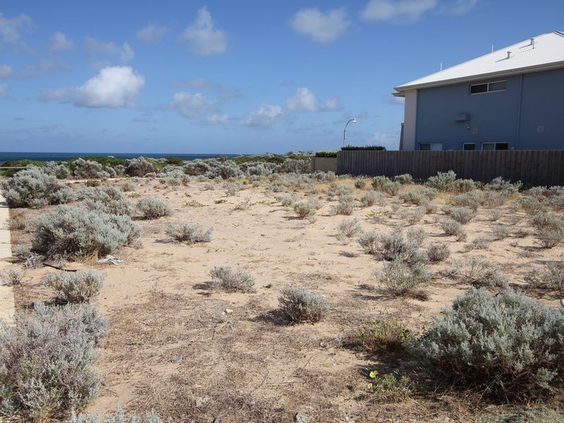 112 Boardwalk Boulevard, Halls Head WA 6210