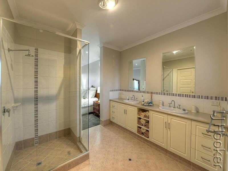 139 Darwin Terrace, Dudley Park WA 6210