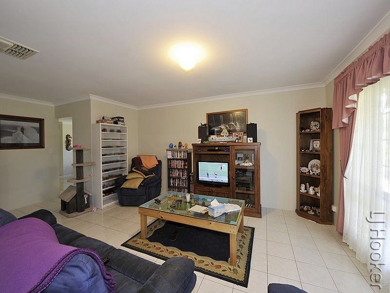 1 Banyon Close, Halls Head WA 6210
