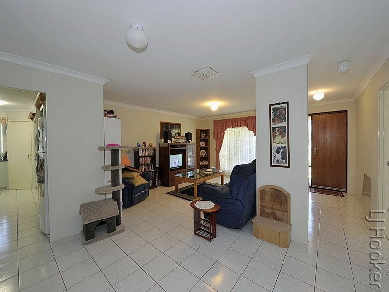1 Banyon Close, Halls Head WA 6210