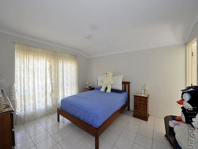 1 Banyon Close, Halls Head WA 6210