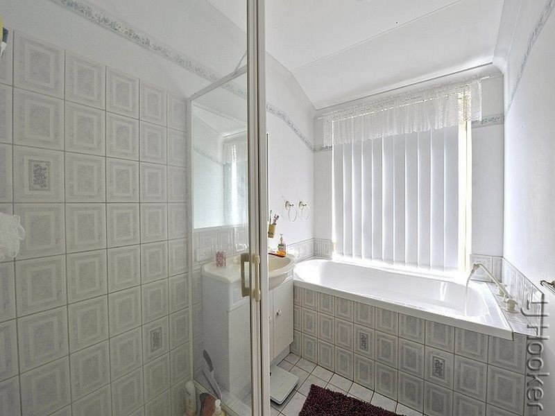1 Banyon Close, Halls Head WA 6210