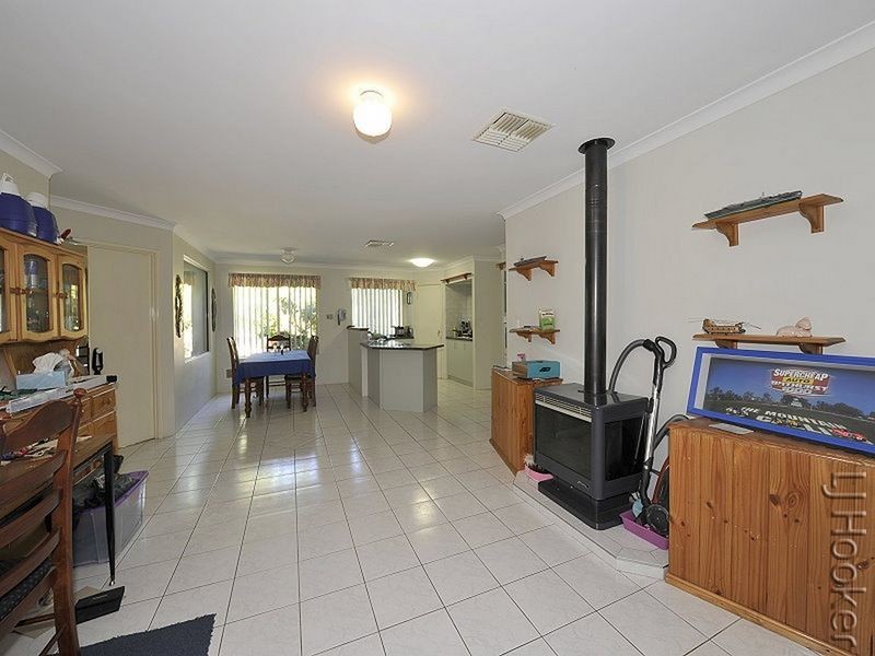 1 Banyon Close, Halls Head WA 6210