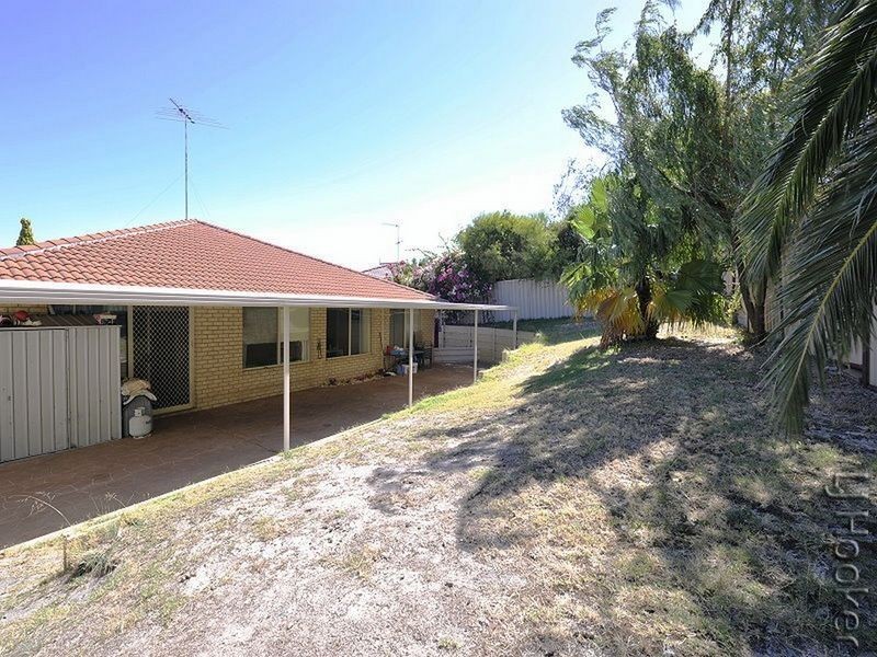 1 Banyon Close, Halls Head WA 6210