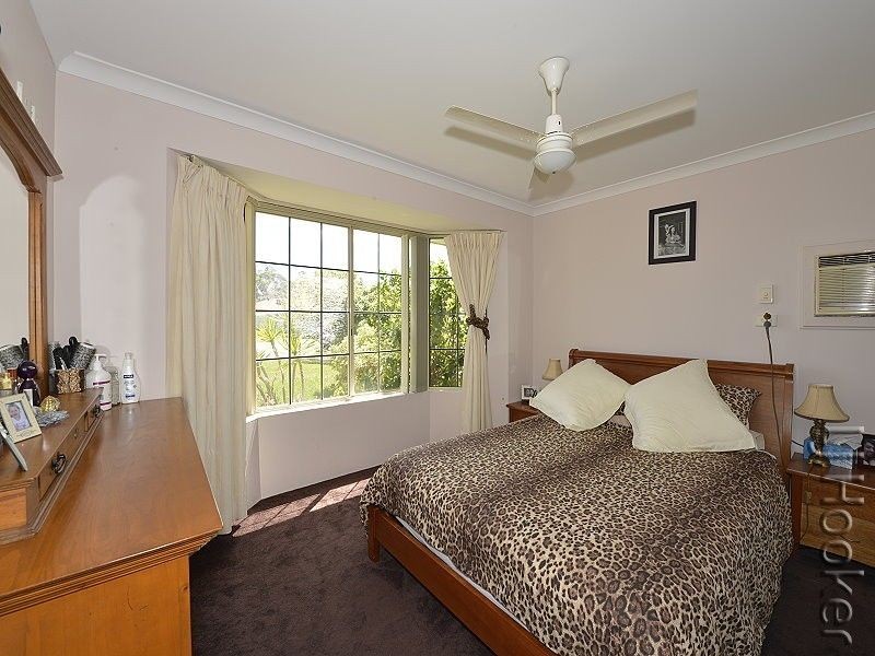 6 Pine Court, Meadow Springs WA 6210