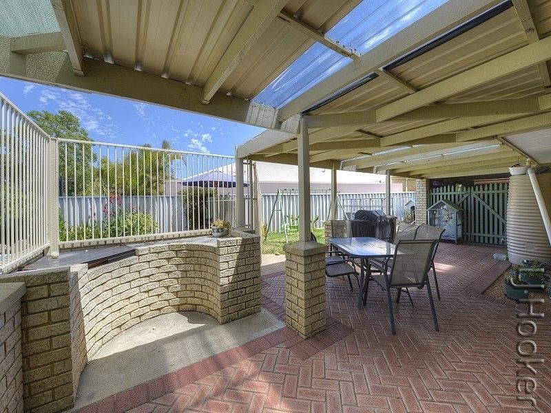 6 Pine Court, Meadow Springs WA 6210