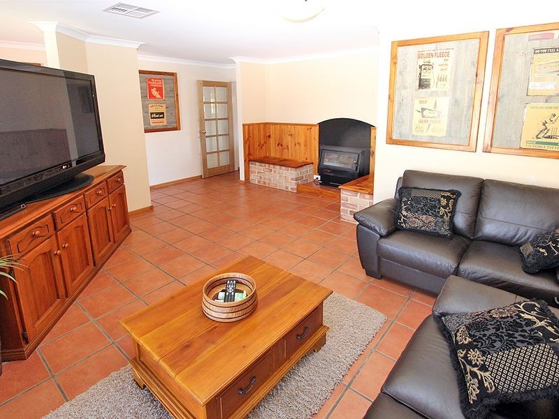 3 Castaway Cove, Halls Head WA 6210