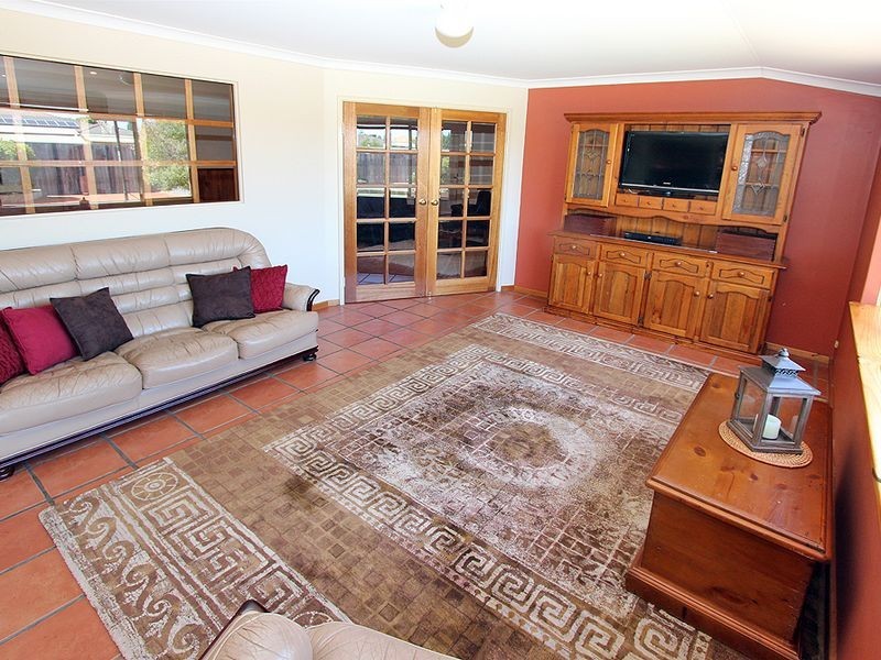 3 Castaway Cove, Halls Head WA 6210