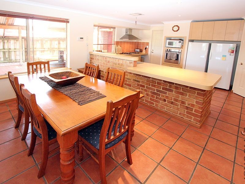 3 Castaway Cove, Halls Head WA 6210