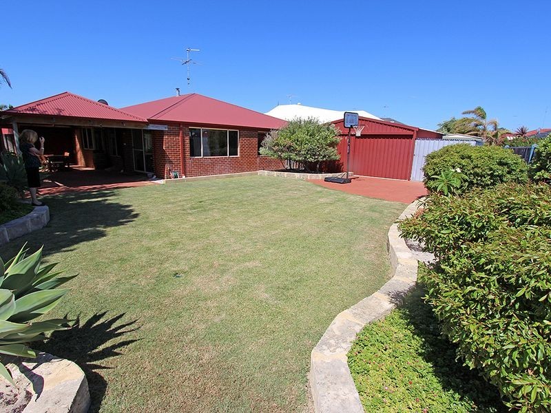 3 Castaway Cove, Halls Head WA 6210