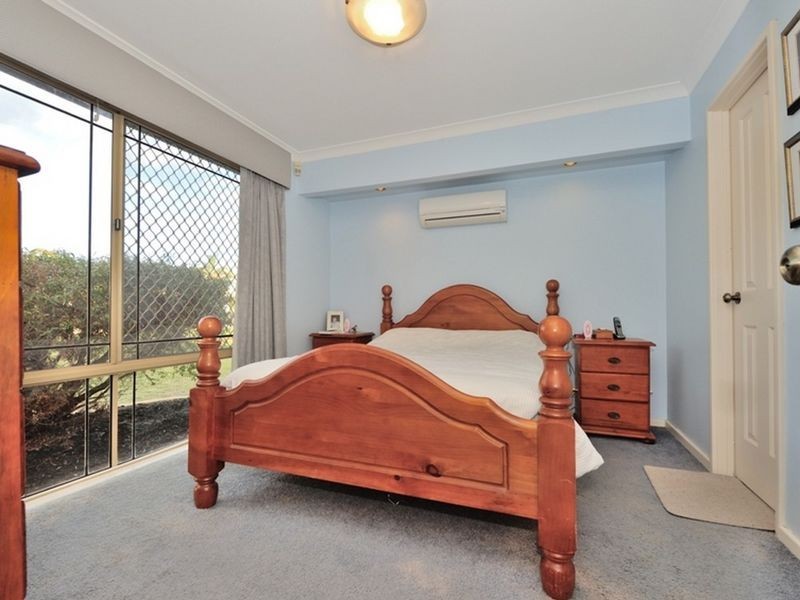 77 Casuarina Drive, Halls Head WA 6210