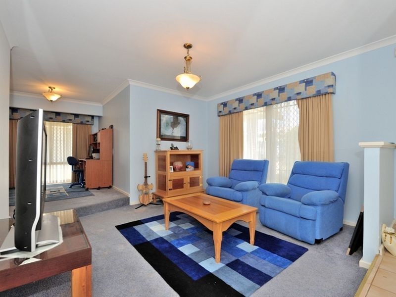 77 Casuarina Drive, Halls Head WA 6210