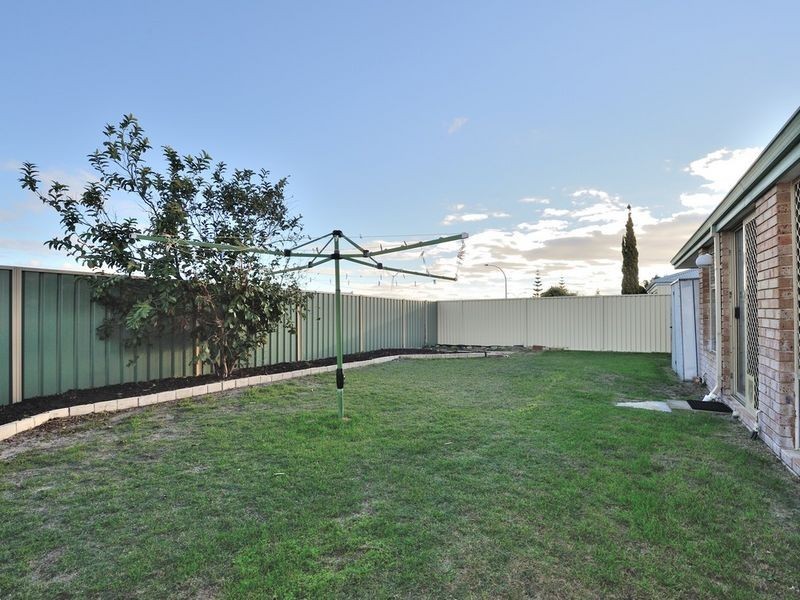 77 Casuarina Drive, Halls Head WA 6210