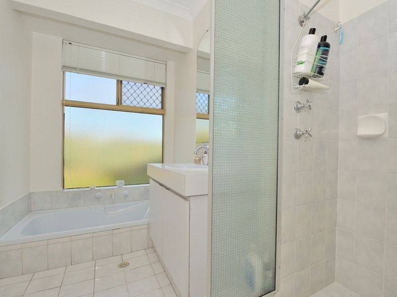 77 Casuarina Drive, Halls Head WA 6210