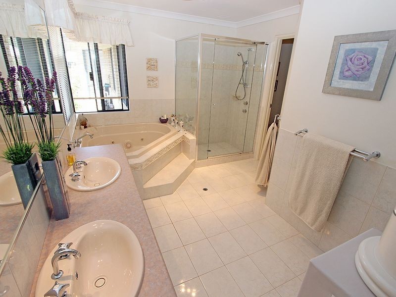 48 Cambria Island Retreat, Halls Head WA 6210