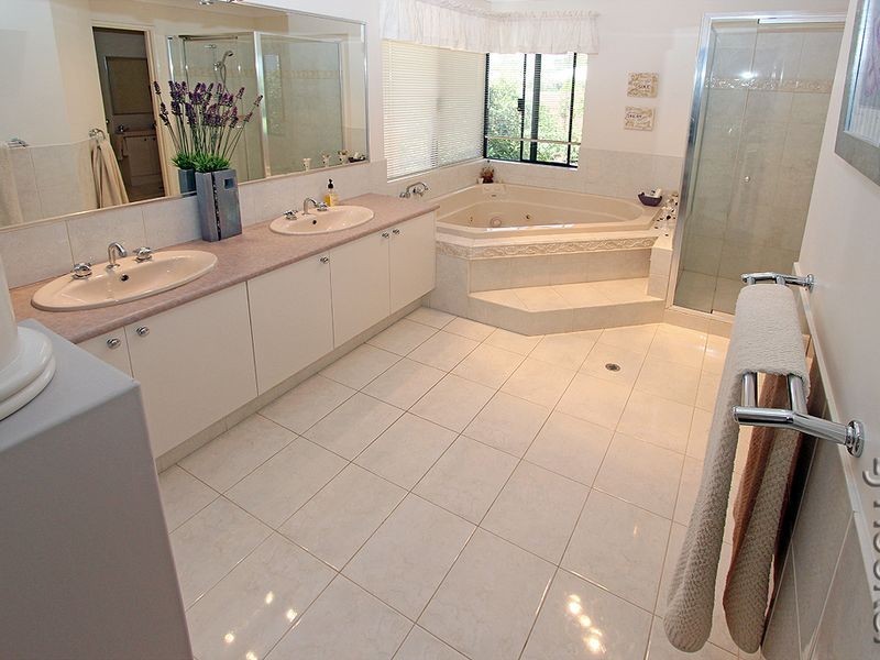 48 Cambria Island Retreat, Halls Head WA 6210