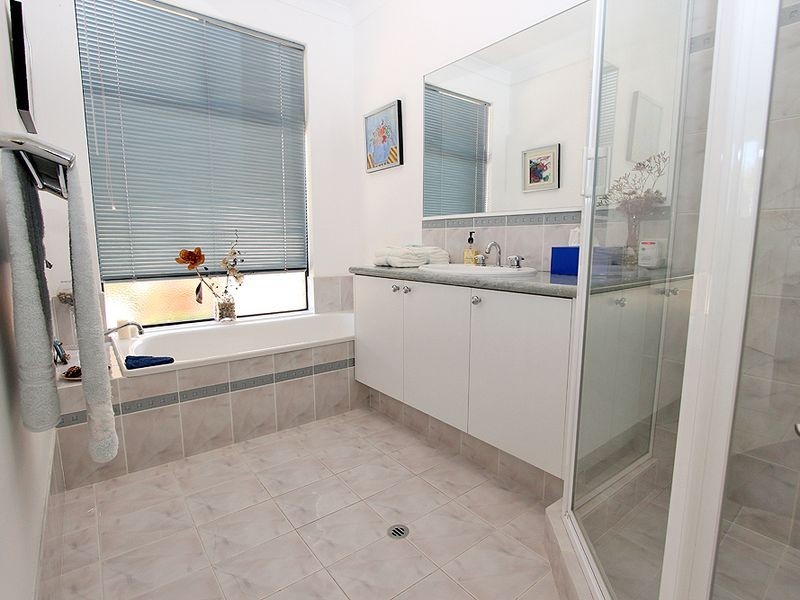 48 Cambria Island Retreat, Halls Head WA 6210
