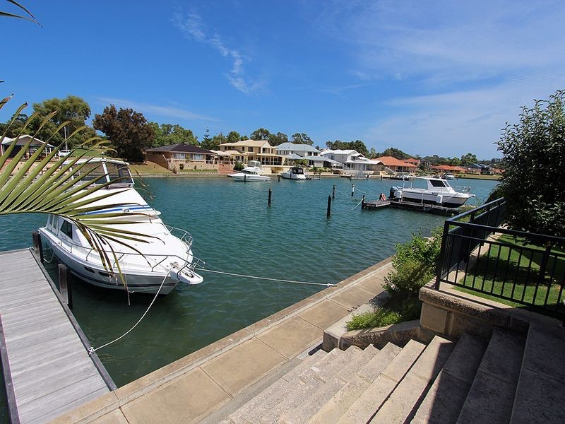 48 Cambria Island Retreat, Halls Head WA 6210