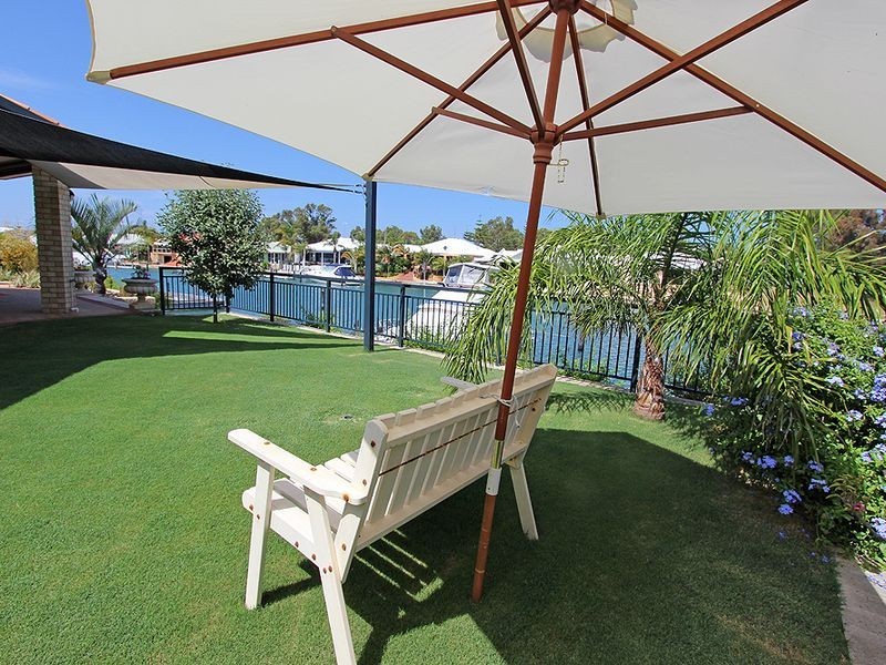 48 Cambria Island Retreat, Halls Head WA 6210