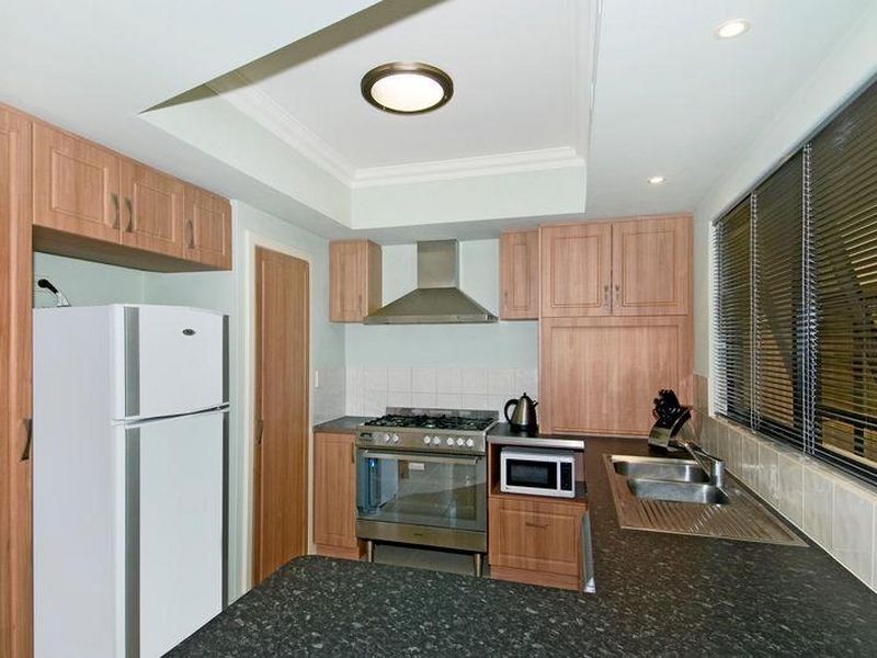 4/21 Pebble Beach Boulevard, Meadow Springs WA 6210