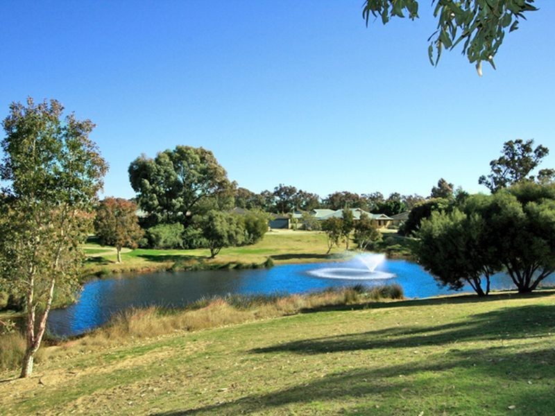 4/21 Pebble Beach Boulevard, Meadow Springs WA 6210