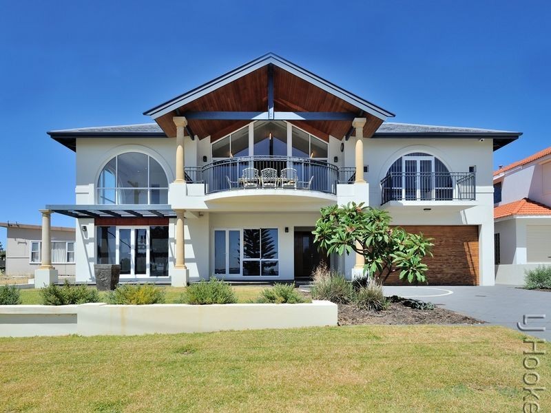 13 Halls Head Parade, Halls Head WA 6210