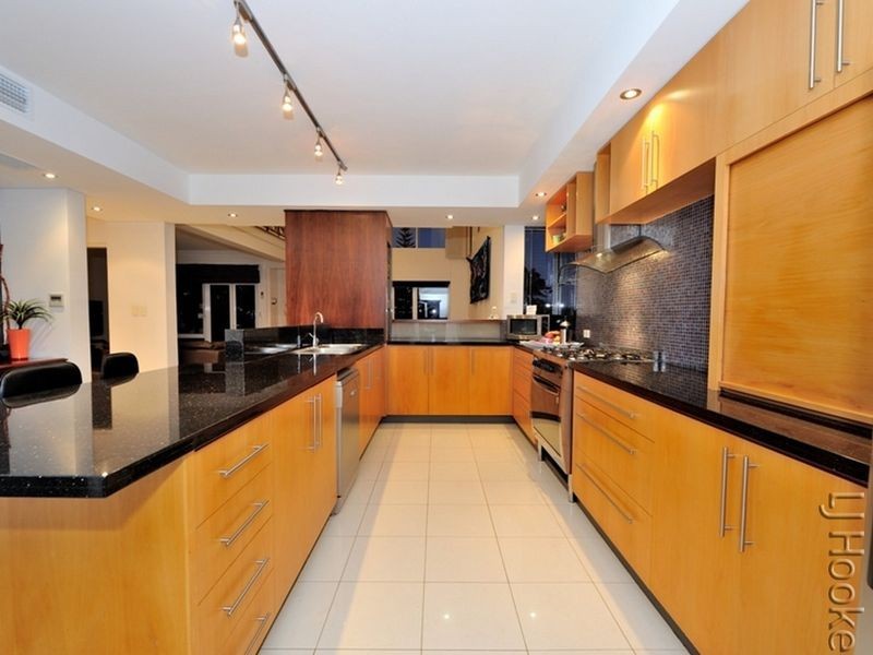 13 Halls Head Parade, Halls Head WA 6210