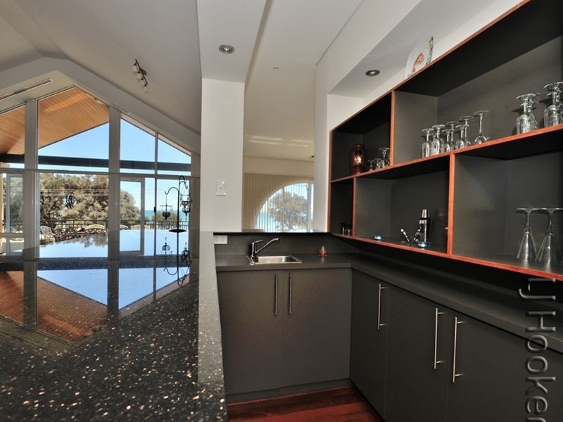 13 Halls Head Parade, Halls Head WA 6210