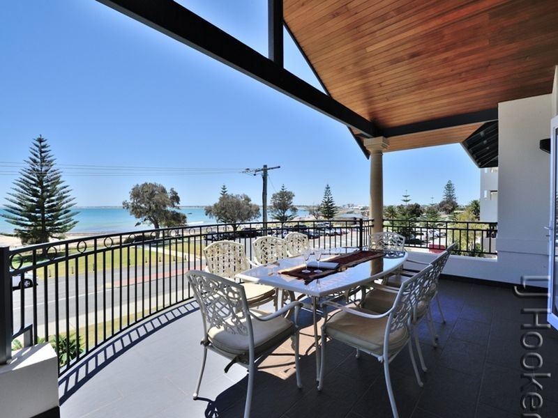 13 Halls Head Parade, Halls Head WA 6210