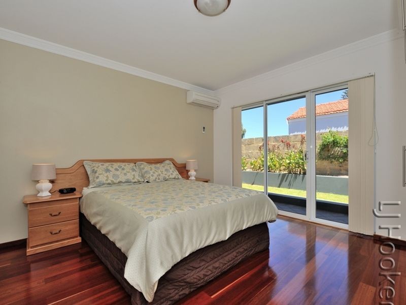 13 Halls Head Parade, Halls Head WA 6210