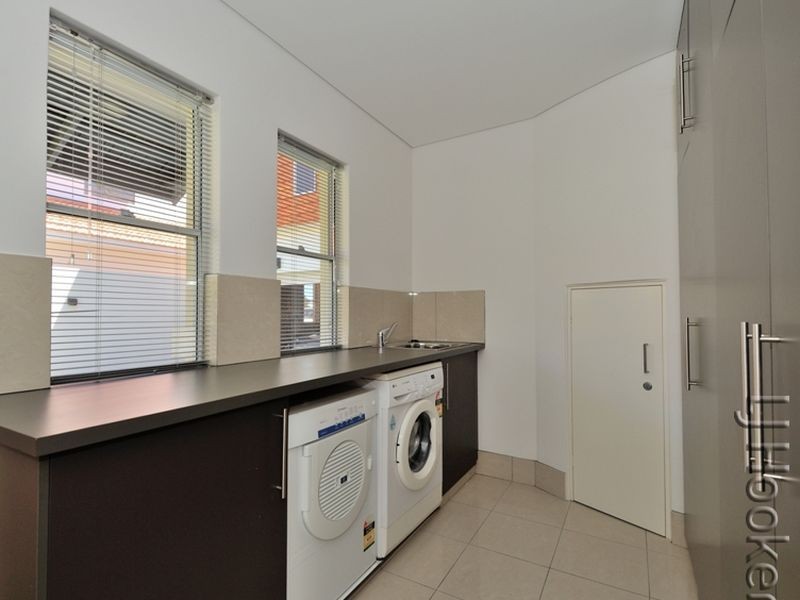 13 Halls Head Parade, Halls Head WA 6210