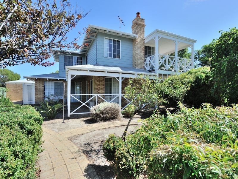 6 Oleander Place, Halls Head WA 6210