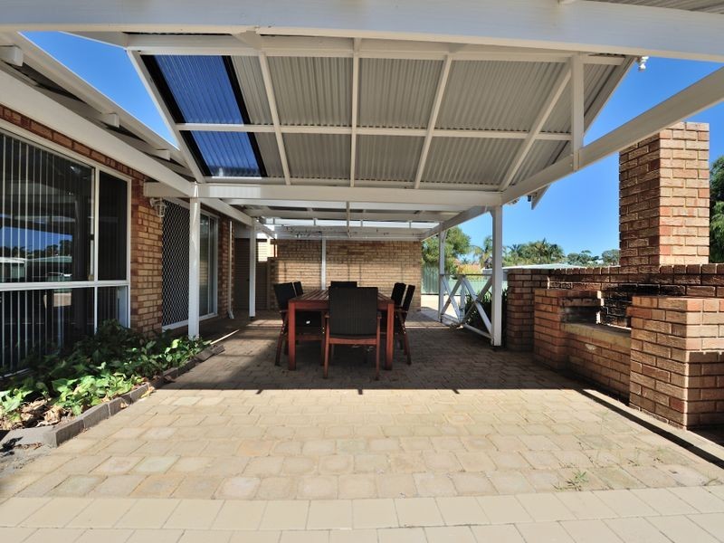 6 Oleander Place, Halls Head WA 6210