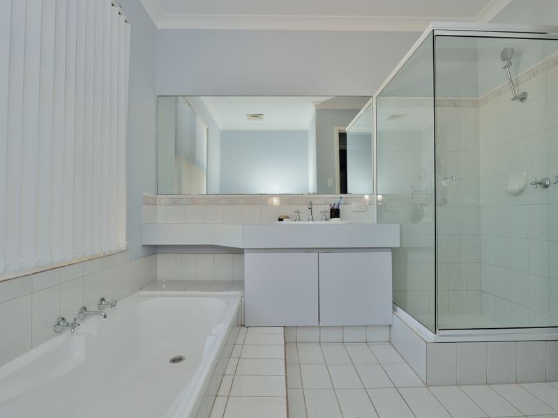 6 Oleander Place, Halls Head WA 6210