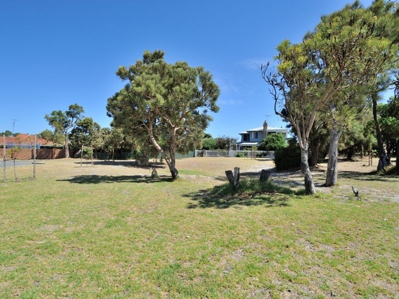 6 Oleander Place, Halls Head WA 6210