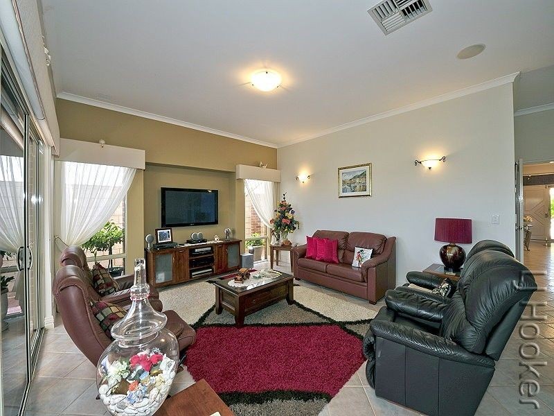 64 Aztec Island Retreat, Halls Head WA 6210