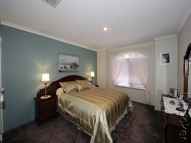 64 Aztec Island Retreat, Halls Head WA 6210