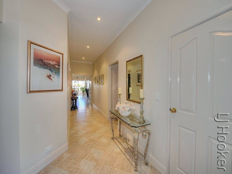 64 Aztec Island Retreat, Halls Head WA 6210