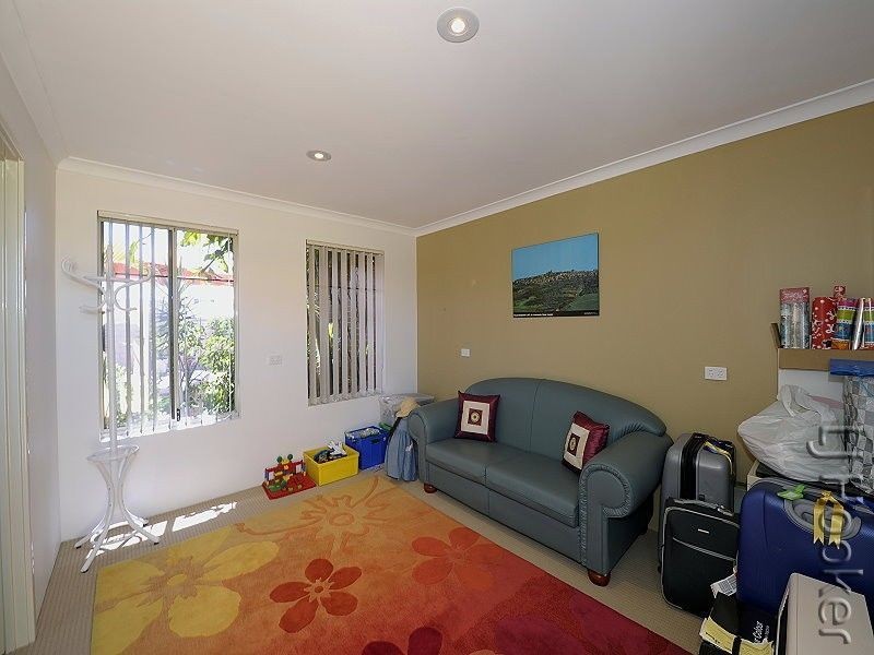 64 Aztec Island Retreat, Halls Head WA 6210