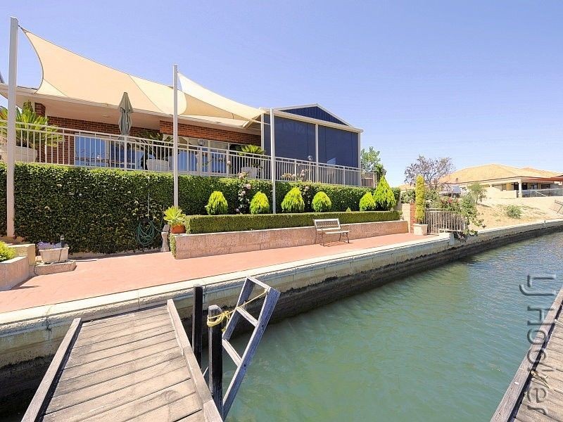 64 Aztec Island Retreat, Halls Head WA 6210