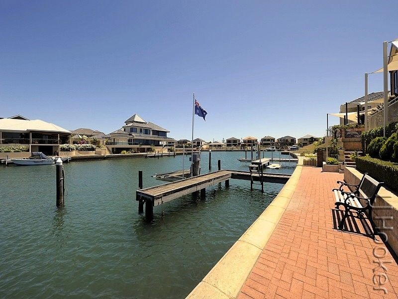 64 Aztec Island Retreat, Halls Head WA 6210