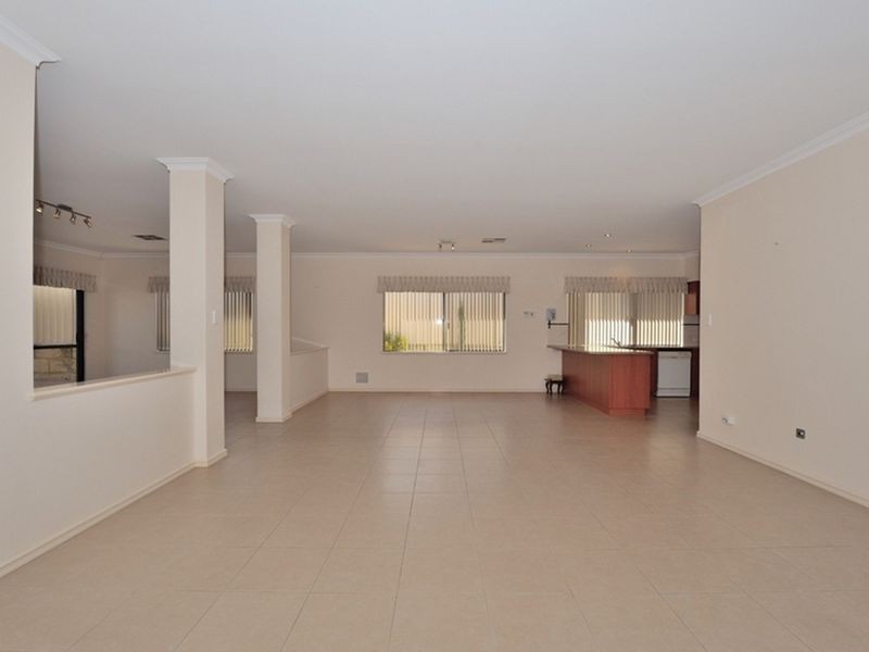 58 Lord Hobart Drive, Madora Bay WA 6210