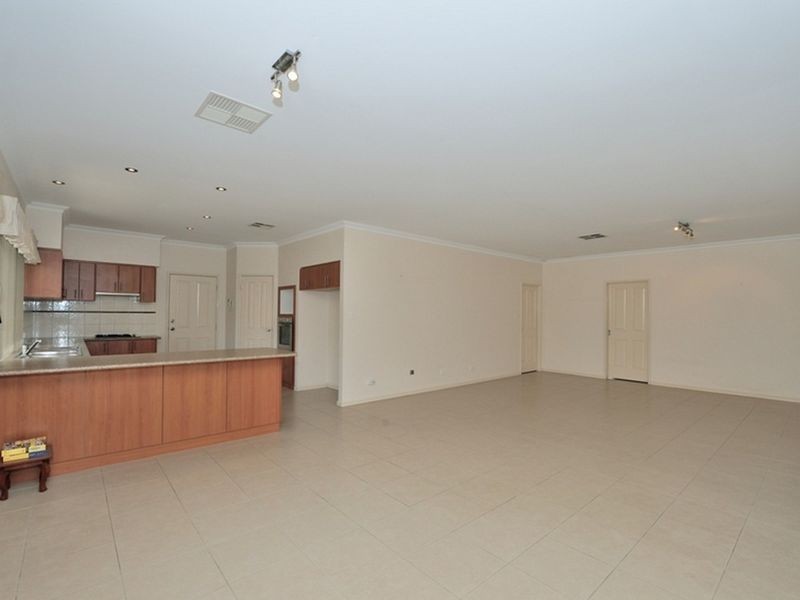 58 Lord Hobart Drive, Madora Bay WA 6210