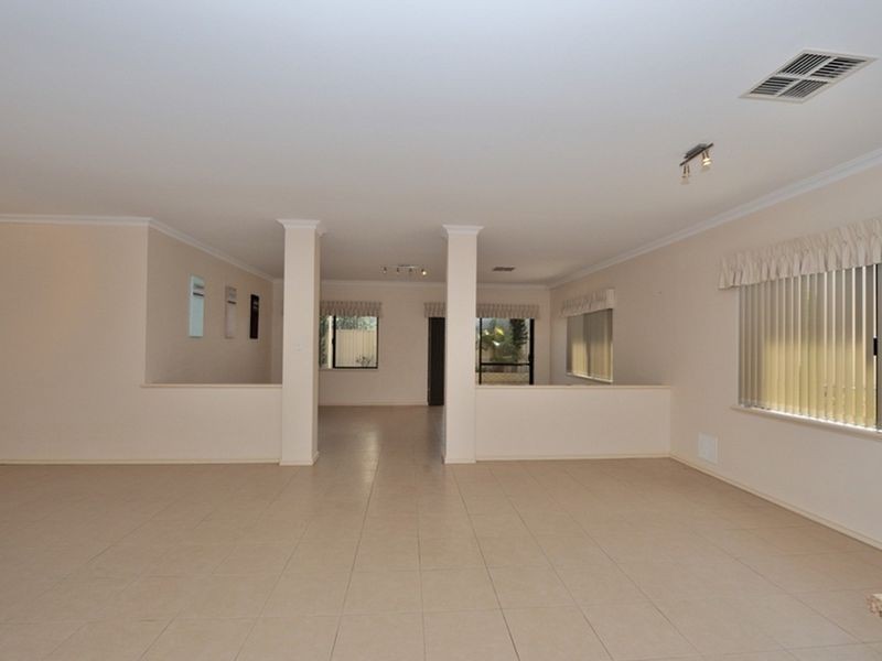 58 Lord Hobart Drive, Madora Bay WA 6210