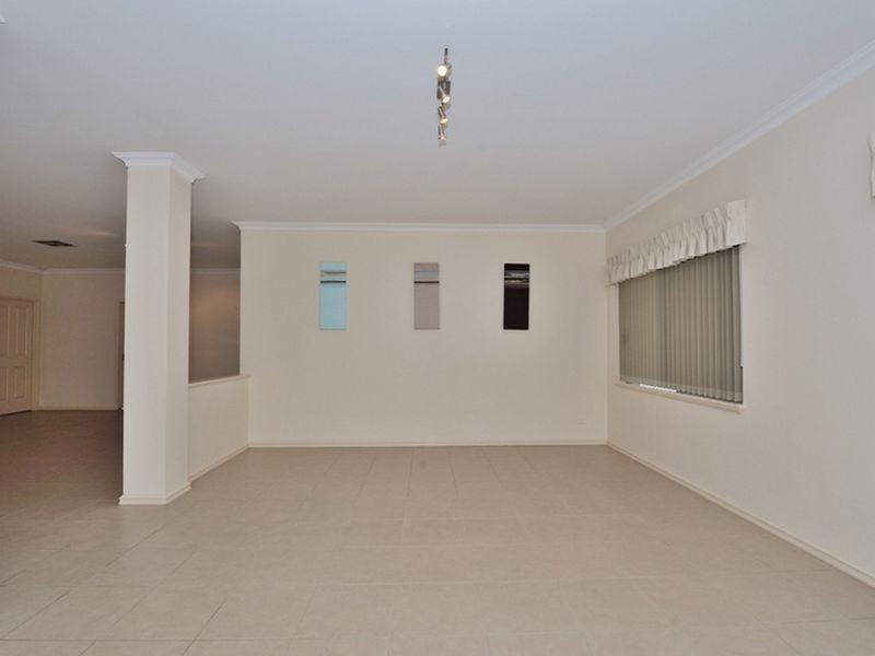 58 Lord Hobart Drive, Madora Bay WA 6210