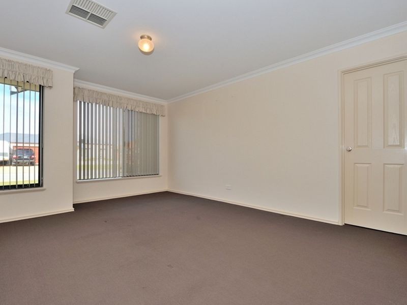 58 Lord Hobart Drive, Madora Bay WA 6210