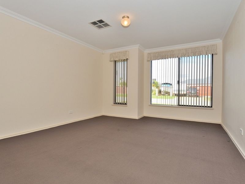 58 Lord Hobart Drive, Madora Bay WA 6210
