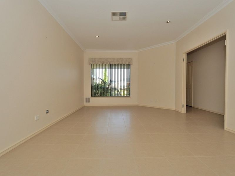 58 Lord Hobart Drive, Madora Bay WA 6210