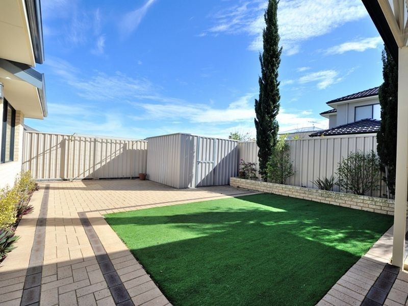 58 Lord Hobart Drive, Madora Bay WA 6210