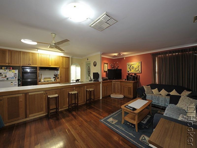 10 Tuart Road, Greenfields WA 6210